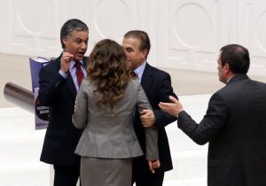 Kadın Vekil Kürsüye Yürüdü!